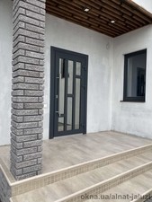 Входная дверь &mdash; 